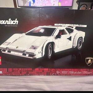 LEGO Lamborghini Countach in White and Red